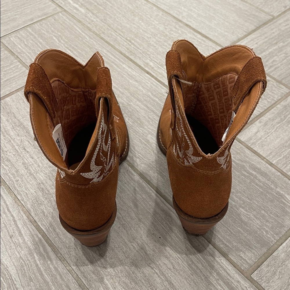 Dingo Brown Suede Cowboy Boots with Embroidery - Picture 4 of 5
